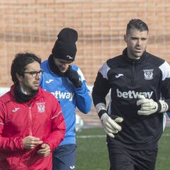 Cuéllar no se entrena por lesión y es baja contra el Betis