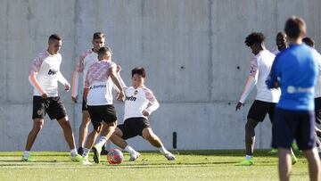 Rodrigo, Kang-in y Paulista.