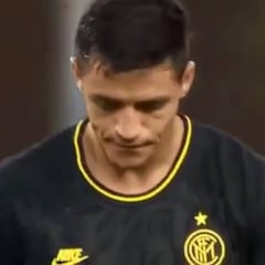 La singular jugada que le valió la expulsión a Alexis en el Inter