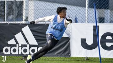 Juan Cuadrado durante un entrenamiento con Juventus.