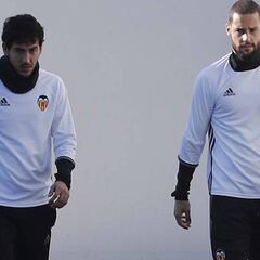El Valencia se reúne con Parejo y el club desmiente que se vaya