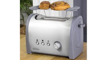 Una tostadora Cecotec con doble ranura para pan y bollería, por 29,90 euros