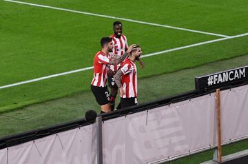 Iñigo Martínez celebrando el gol 2-1 para el Athletic de Bilbao 