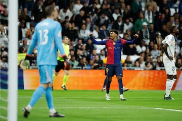 Lamine Yamal celebra su gol en el Bernabéu.