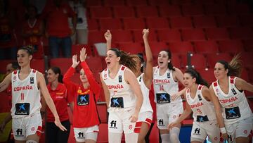 España saca el martillo tras el descanso y ya está en cuartos