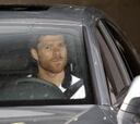 Xabi Alonso se pasó ayer por el estadio Santiago Bernabéu