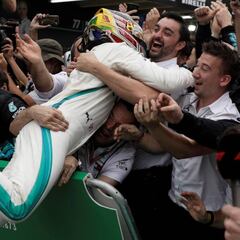 Mercedes ya es el mejor equipo de la historia