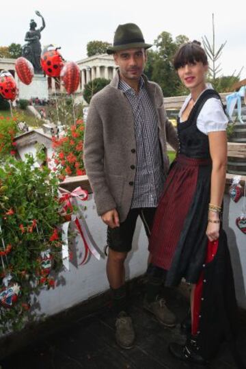 Pep Guardiola con su mujer Cristina Serra.