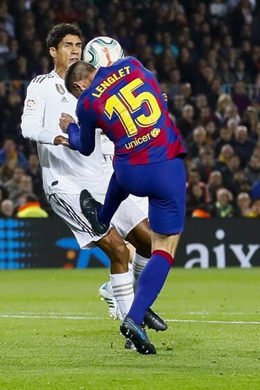 Iturralde: "Hay dos penaltis claros a Varane en dos minutos"