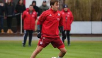 Mario G&ouml;tze en su vuelta al entrenamiento con el Bayern. 