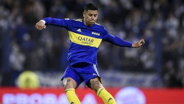 BUENOS AIRES, ARGENTINA - OCTOBER 24:  Marcos Rojo of Boca Juniors kicks the ball during a match between Velez Sarsfield and Boca Juniors as part of Torneo Liga Profesional 2021 at Jose Amalfitani Stadium on October 24, 2021 in Buenos Aires, Argentina. (Photo by Marcelo Endelli/Getty Images)