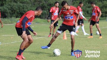 Junior entrenando antes del partido contra Millonarios