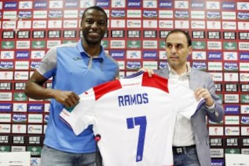 Adrián Ramos es nuevo jugador del Granada.