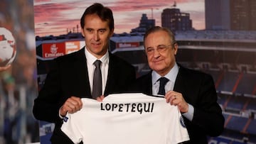 Soccer Football - Real Madrid present new coach Julen Lopetegui - Santiago Bernabeu, Madrid, Spain - June 14, 2018   New Real Madrid coach Julen Lopetegui poses with the shirt with president Florentino Perez during the presentation   REUTERS/Juan Medina