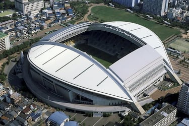 Kobe. 30.132 espectadores. Otro de los recintos construidos para el Mundial de fútbol de 2002 que se aprovechan en esta cita y uno de los más punteros con su techo retractable. Acoge tanto a los Kobelco Steelers de rugby como al Vissel Kobe de Iniesta y David Villa. 