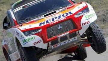 <strong>ABANDONO.</strong> Peterhansel, otro campeón que se ve obligado a abandonar el Dakar.