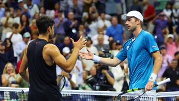 Tennis - U.S. Open - Flushing Meadows, New York, United States - August 29, 2024 Botic van de Zandschulp from the Netherlands shakes hands with Carlos Alcaraz of Spain, after his second round match win. REUTERS/Andrew Kelly