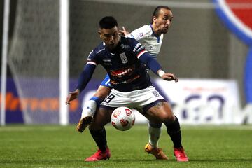 Sobrino del ex futbolista peruano, nacionalizado chileno, Eloy Ortiz. Debutó en Unión La Calera y jugó dos temporadas en Universidad de Chile y en Perú defendió a Deportivo Municipal, Real Garcilaso y Sport Boys. Actualmente milita en Deportes Melipilla.