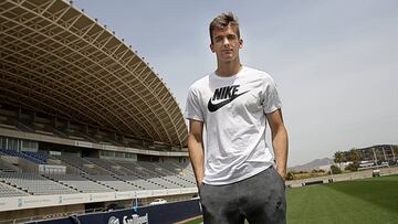 Diego Llorente llega hoy a San Sebastián para firmar con la Real