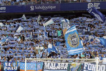 Imagen de la afición del Málaga contra el Recre Granada.