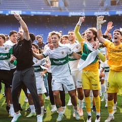 Elche vuelve a Primera por la puerta grande