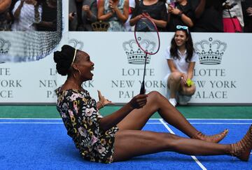 Venus Williams acabó también por los suelos. 
