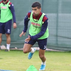 El Málaga ata a Juanfran Moreno y acelera por Rubén Yáñez