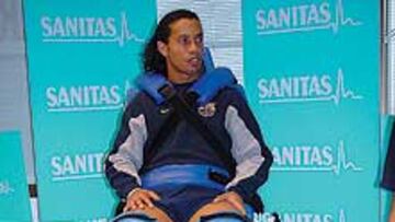 Ronaldinho no podrá jugar el sábado contra el Real Madrid.