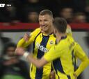 Pasarán los años y seguirá siendo uno de los ‘9’ más temidos en Europa: el golazo de Dzeko tiene que verlo