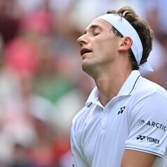 Ruud, cuarto favorito, se estampa ante el 142º del mundo