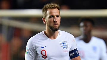 England loss a "wake-up call", accept Kane and Southgate