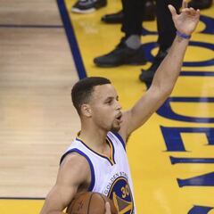 Otro doblete de Curry: 1º en venta de camisetas; Porzingis, 4º