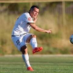 Paredes tiene 44 años y sigue marcando diferencias en Chile: ¡la Primera B se enciende!