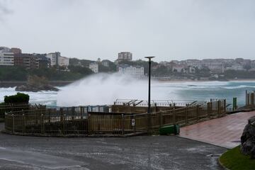 Alerta roja en Cantabria por fenómenos costeros y por fuertes vientos