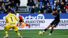 El Almería chapotea en la crisis