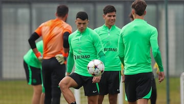 Pedro Porro, en un entrenamiento con el Sporting de Portugal.