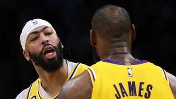 The Lakers forward missed the last minutes of Game 5 due to a hip injury and the Grizzlies took advantage of it to seal the win at FedEx Forum.