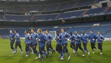 <b>A POR LA EUROPA LEAGUE. </b>Los jugadores del Auxerre se entrenaron ayer en el Santiago Bernabéu.