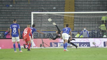 Millonarios remonta y lucha ante América, pero se queda sin final