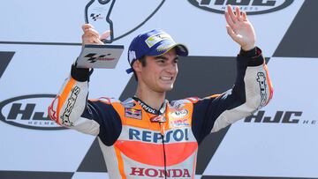 Dani Pedrosa en el podio de Le Mans.