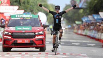 Roglic regala el maillot rojo, pero se juega el tipo por La Vuelta