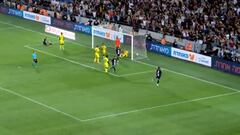 ¡Metió un golazo de taco en una final y celebró como Cristiano!