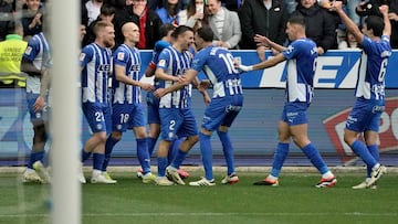 El Alavés celebra el gol de Gorosabel ante el Rayo.