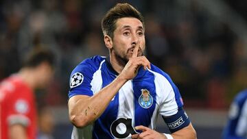 Héctor Herrera celebra un gol contra el Lokomotiv de Moscú.