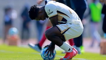 Soccer Football - Liga MX - Pumas UNAM v Queretaro - Estadio Olimpico Universitario, Mexico City, Mexico - January 11, 2026 Pumas UNAM's Alvaro Angulo reacts after the match REUTERS/Eloisa Sanchez