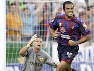 El aragonés jugó 14 partidos y marcó 4 goles con el equipo granota durante la única temporada que estuvo, la 2006-07.