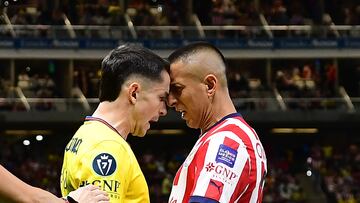 Alvaro Fidalgo of America and Roberto Alvarado of Guadalajara during the round of 16 first leg match between Guadalajara and America as part of the CONCACAF Champions Cup 2025, at Akron Stadium on March 05, 2025 in Guadalajara, Jalisco, Mexico.