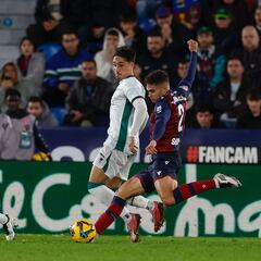 Una genialidad de Andrés García mantiene la condición de invicto en el Ciutat