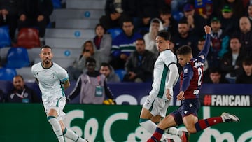 Una genialidad de Andrés García mantiene la condición de invicto en el Ciutat