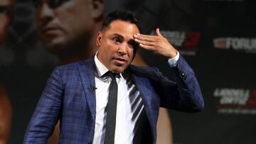 Actualmente, De la Hoya est&aacute; entrenando junto a un &quot;peque&ntilde;o equipo&quot;, pero sabe que la &uacute;nica manera de que regrese al boxeo es con Mayweather Sr a su lado.